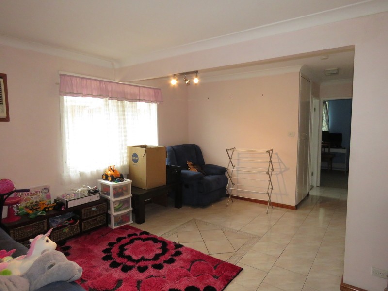 31 Woodlawn Drive, Toongabbie NSW 2146