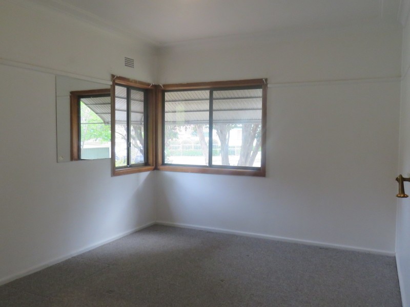 42 Fullagar Road, Wentworthville NSW 2145