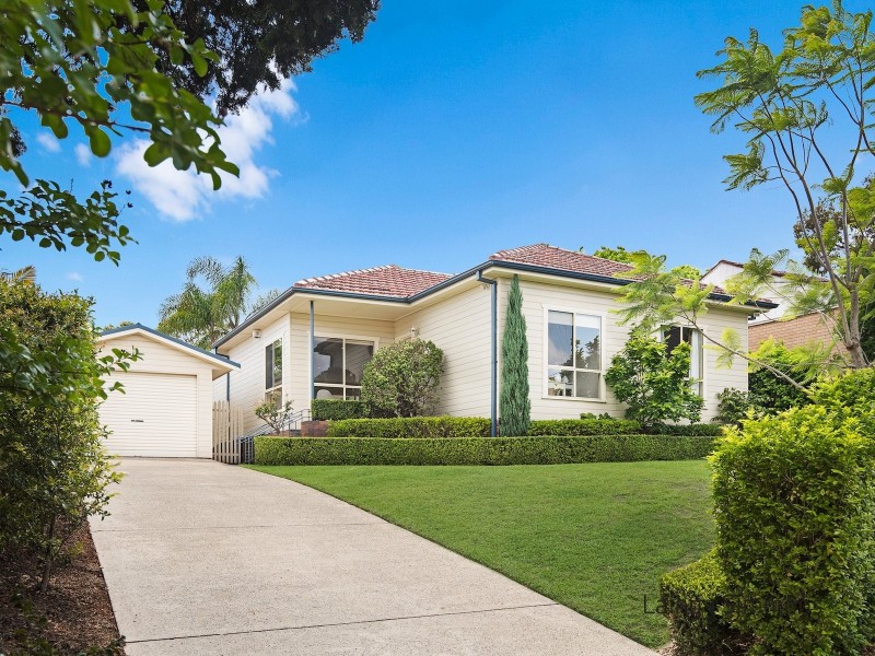 11 Birtles Ave, Pendle Hill NSW 2145