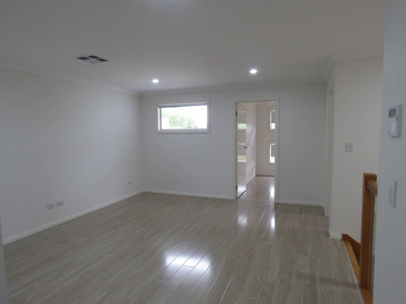 8 Yarbon Street, Wentworthville NSW 2145