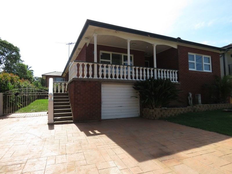 4 Reginald Place, Merrylands West NSW 2160