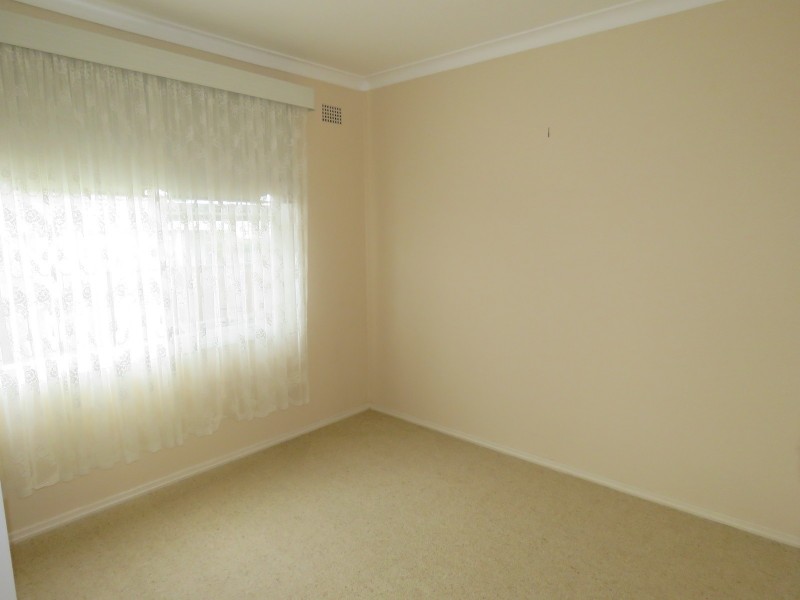 4 Andrews Avenue, Toongabbie NSW 2146