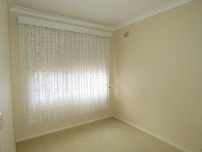 4 Andrews Avenue, Toongabbie NSW 2146