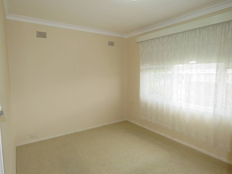 4 Andrews Avenue, Toongabbie NSW 2146