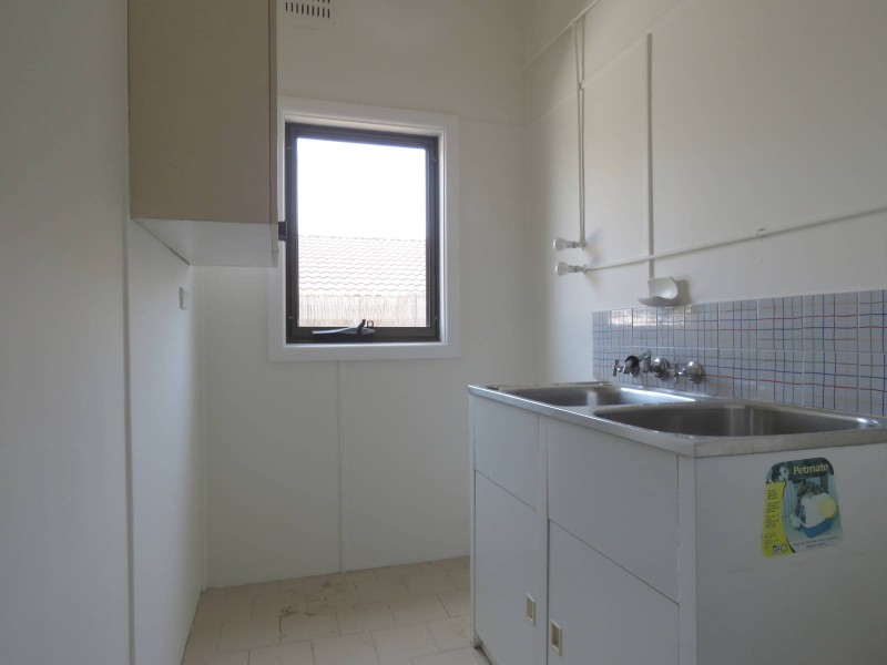 6 Ballandella Road, Toongabbie NSW 2146