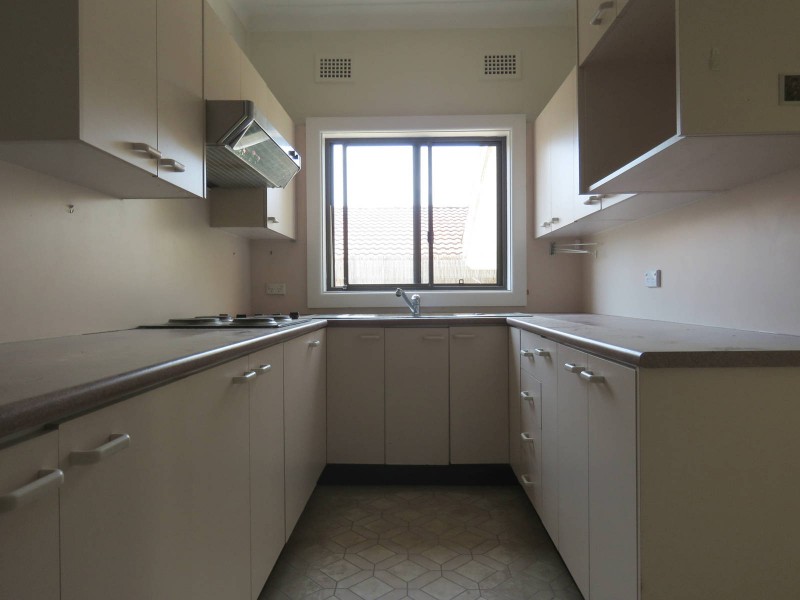 6 Ballandella Road, Toongabbie NSW 2146