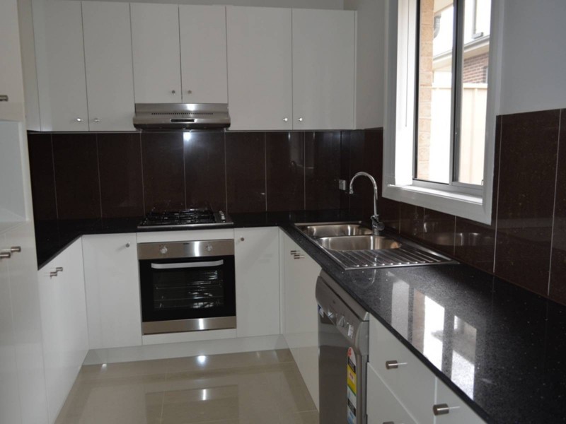 4 Targo Road, Girraween NSW 2145