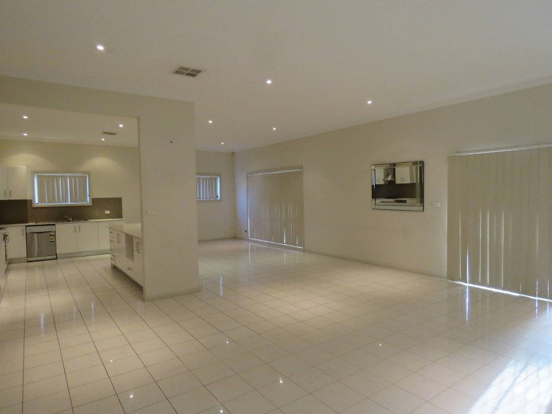 407B Wentworth Avenue, Toongabbie NSW 2146