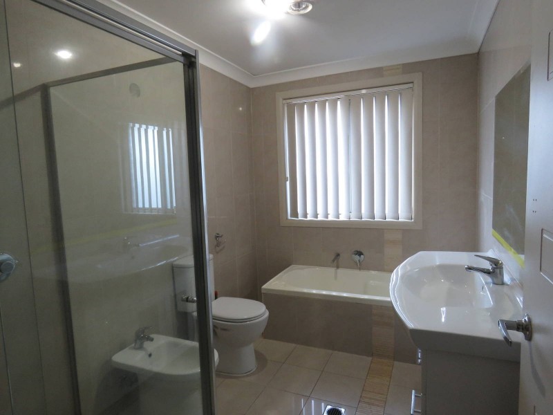 407B Wentworth Avenue, Toongabbie NSW 2146