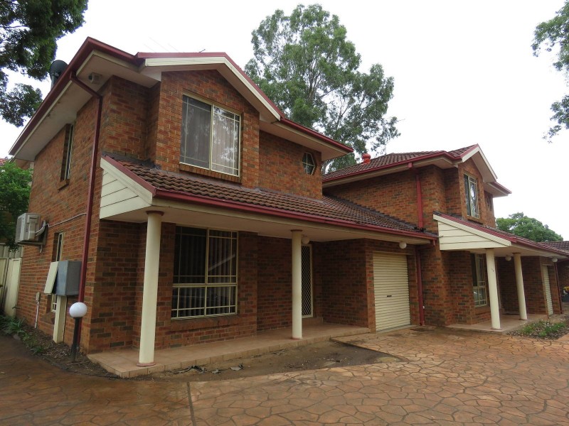 3/112-114 Targo Road, Girraween NSW 2145