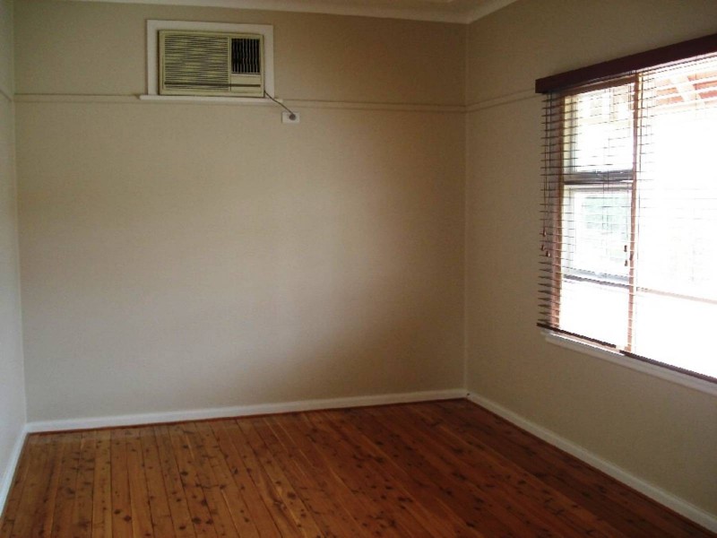 2 Bates Avenue, South Wentworthville NSW 2145