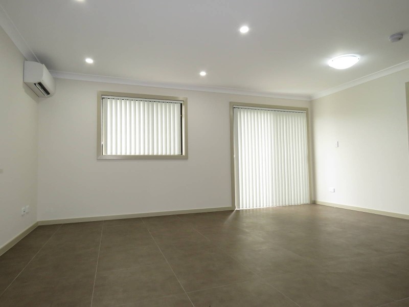 13A Derbyshire Avenue, Toongabbie NSW 2146