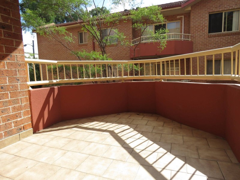 8/211 Dunmore Street, Wentworthville NSW 2145