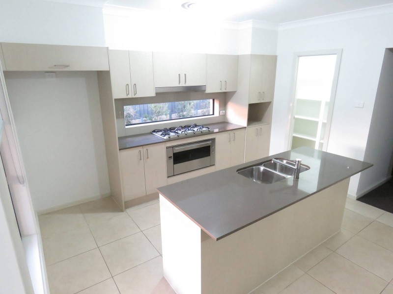 32 Lowndes Drive, Oran Park NSW 2570