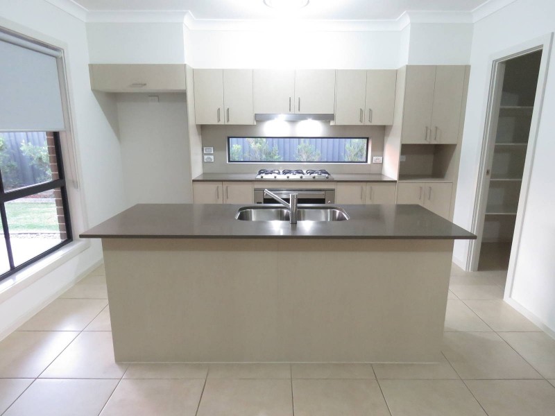 32 Lowndes Drive, Oran Park NSW 2570