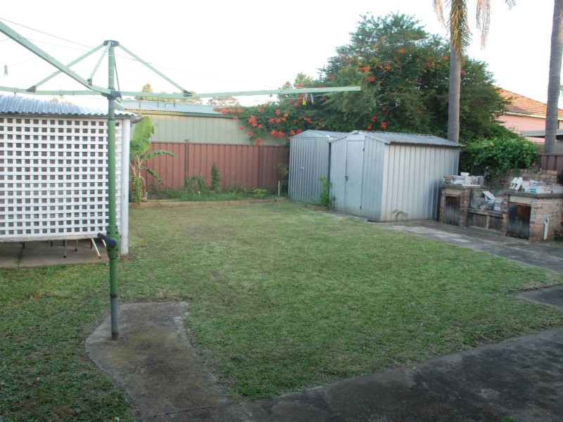 69 Ballandella Road, Toongabbie NSW 2146