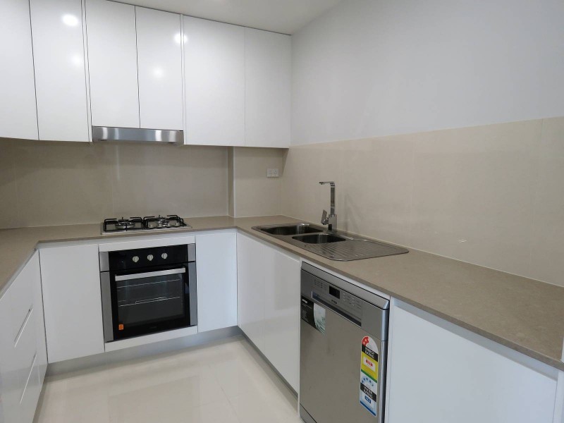 2/58 Fitzwilliam Road, Toongabbie NSW 2146