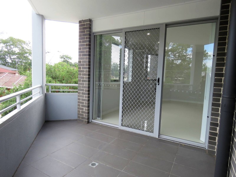 2/58 Fitzwilliam Road, Toongabbie NSW 2146