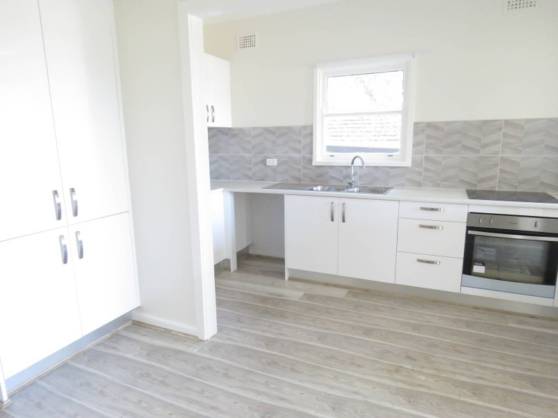 8 Burra Street, Pendle Hill NSW 2145