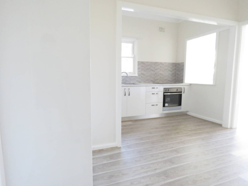 8 Burra Street, Pendle Hill NSW 2145