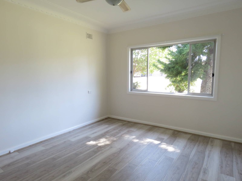 8 Burra Street, Pendle Hill NSW 2145