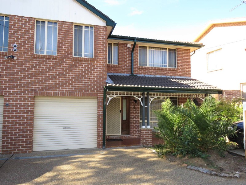 2/32 Otto Street, Merrylands West NSW 2160