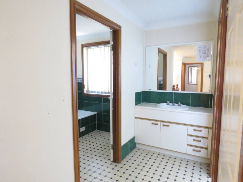 2/32 Otto Street, Merrylands West NSW 2160