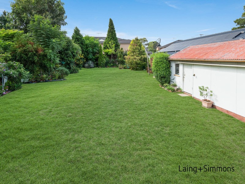 11 Marcia Street, Toongabbie NSW 2146