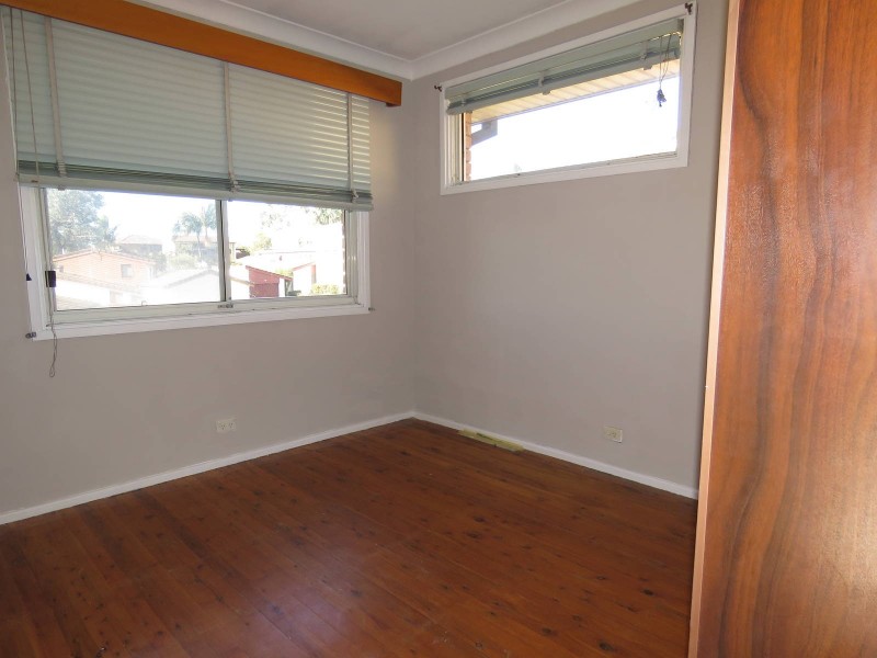 8 St Andrews Boulevard, Casula NSW 2170