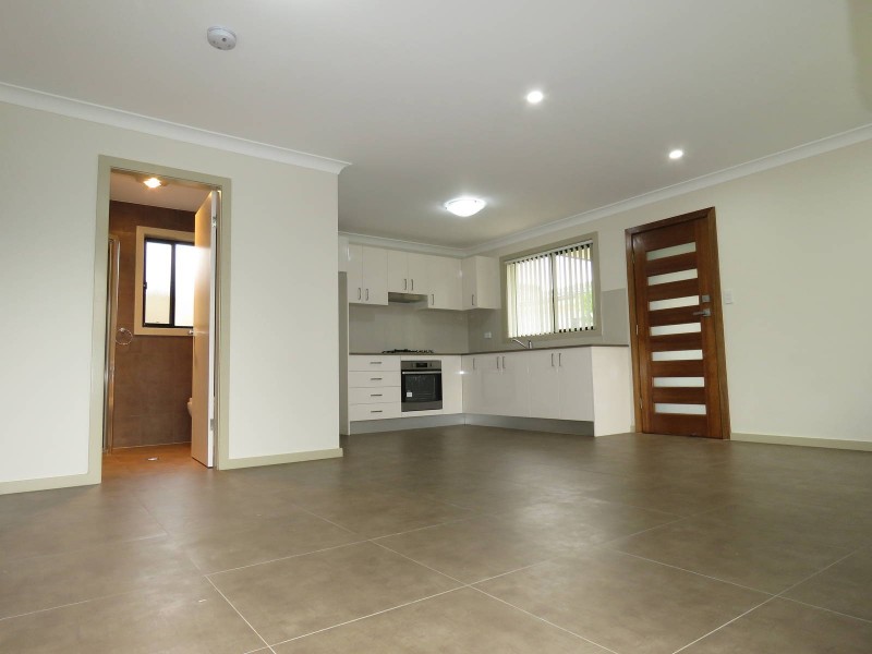13A Derbyshire Avenue, Toongabbie NSW 2146