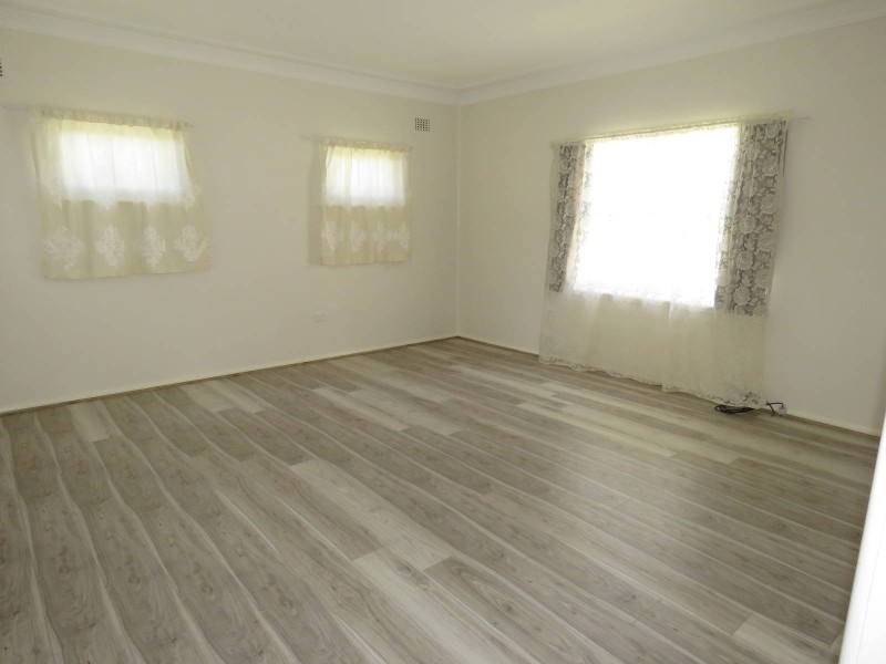 8 Burra Street, Pendle Hill NSW 2145