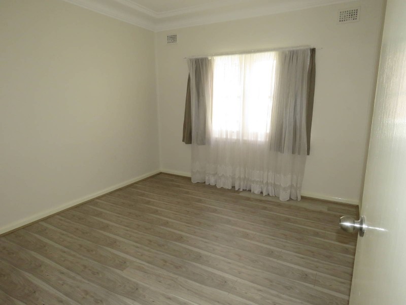 8 Burra Street, Pendle Hill NSW 2145