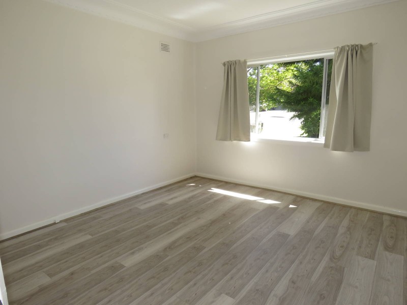 8 Burra Street, Pendle Hill NSW 2145