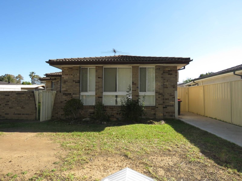 3 Groundsel Avenue, Macquarie Fields NSW 2564