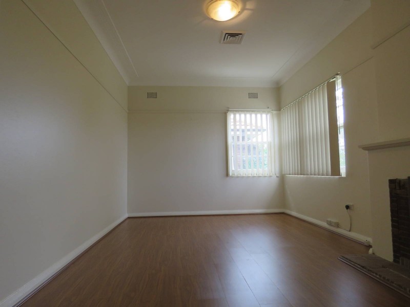 4 Toohey Avenue, Westmead NSW 2145