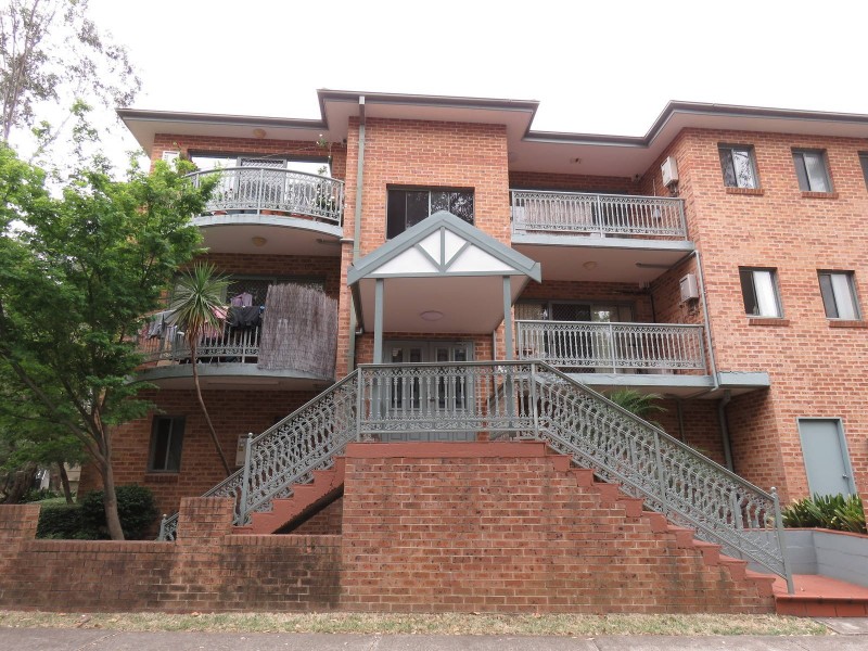 12/15-17 Thomas May Place, Westmead NSW 2145