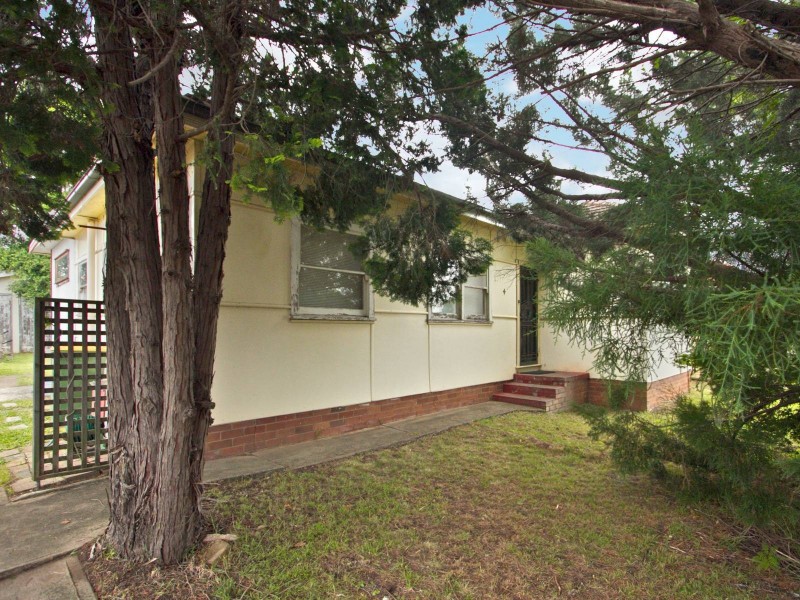 4 Bethel Street, Toongabbie NSW 2146