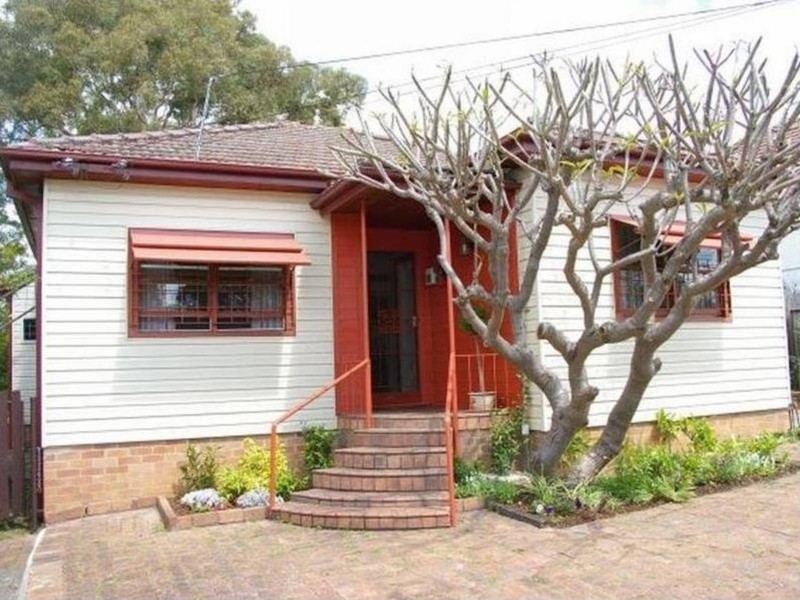 36 Moree Avenue, Westmead NSW 2145