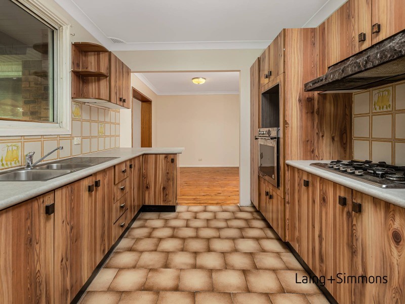8 St Andrews Boulevard, Casula NSW 2170