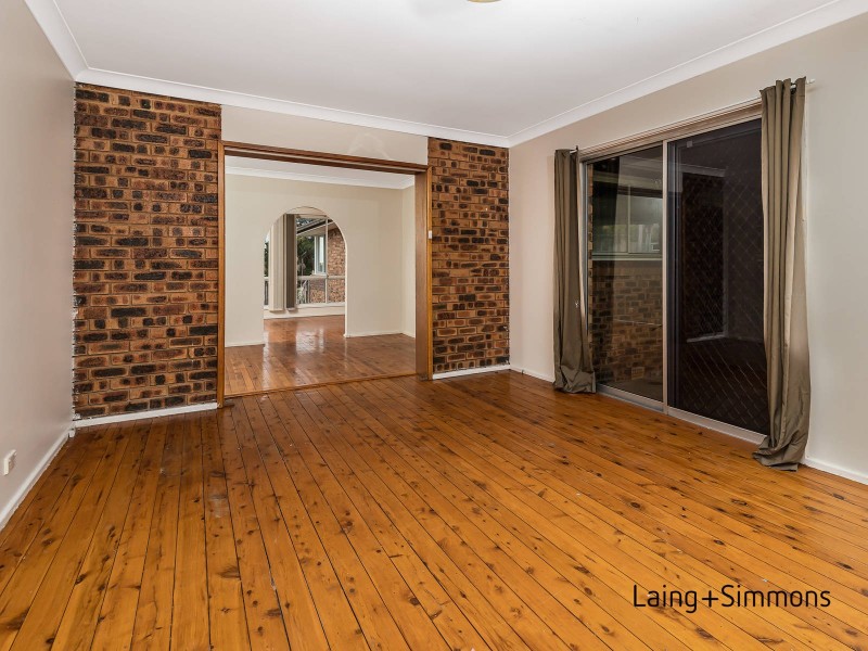 8 St Andrews Boulevard, Casula NSW 2170