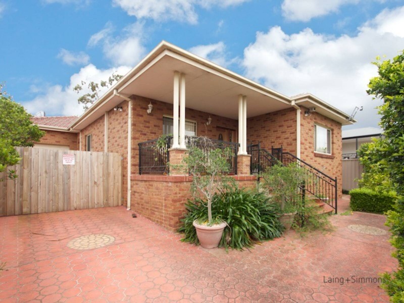 5 Fullagar Rd, Wentworthville NSW 2145