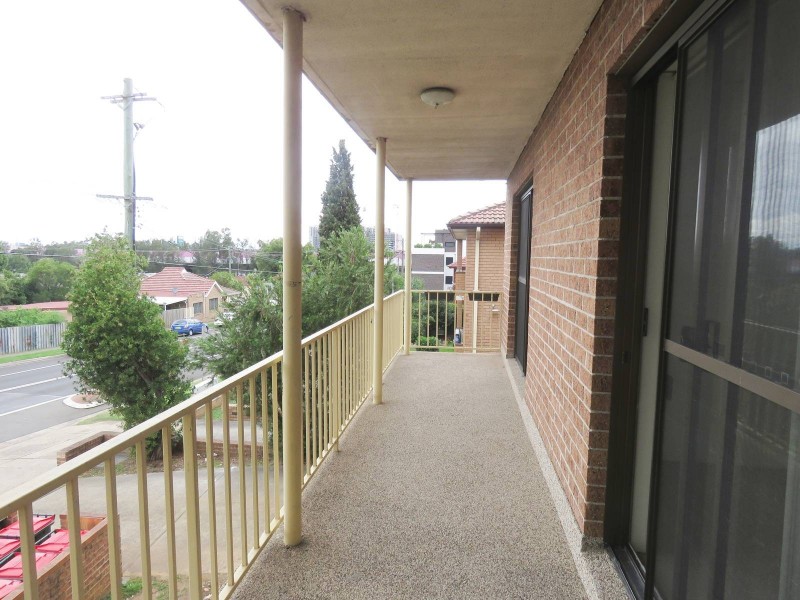 1/122 Good Street, Granville NSW 2142