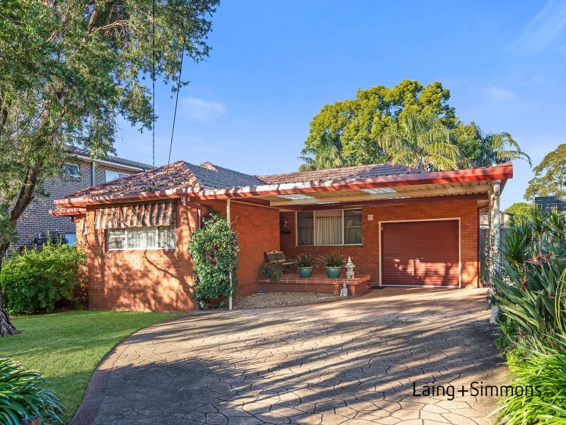 9 Ballandella Rd, Toongabbie NSW 2146
