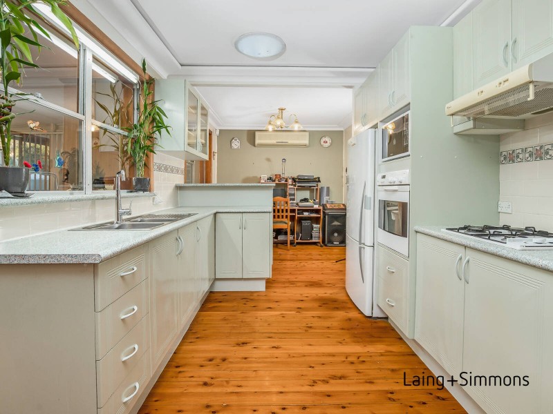 9 Ballandella Rd, Toongabbie NSW 2146