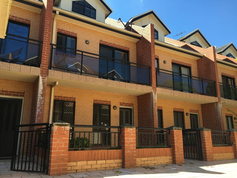11/335 Blaxcell Street, Granville NSW 2142