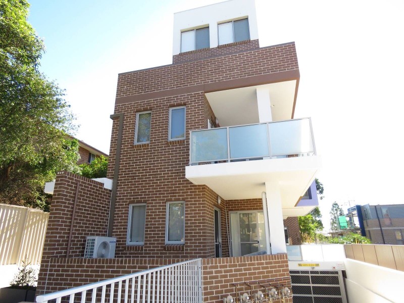 2/21 Priddle Street, Westmead NSW 2145