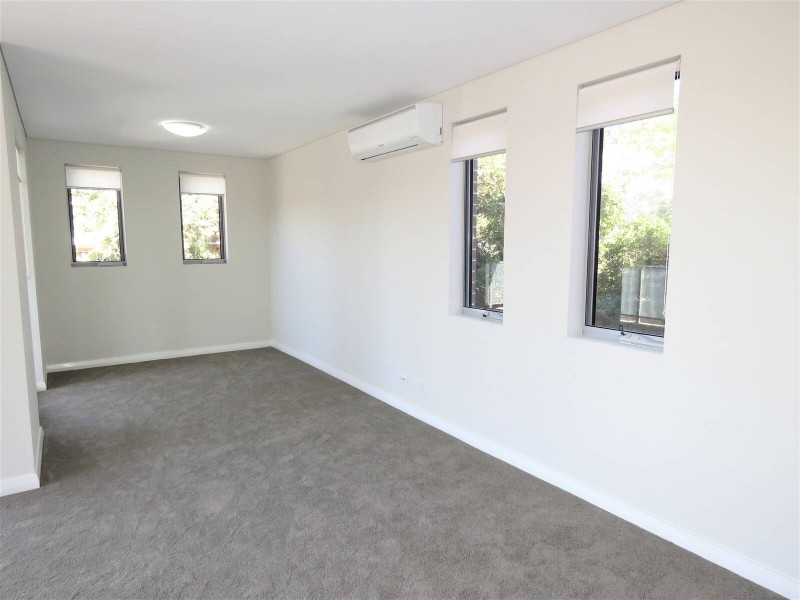 2/21 Priddle Street, Westmead NSW 2145