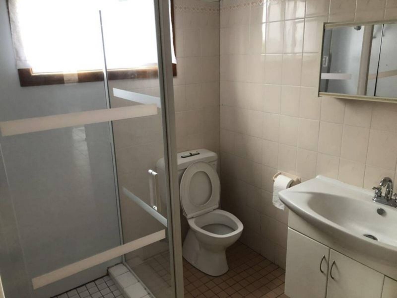 16 Emma Cres, Constitution Hill NSW 2145