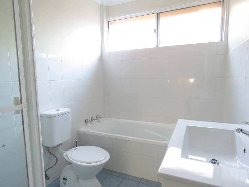 8/40 Wyena Road, Pendle Hill NSW 2145