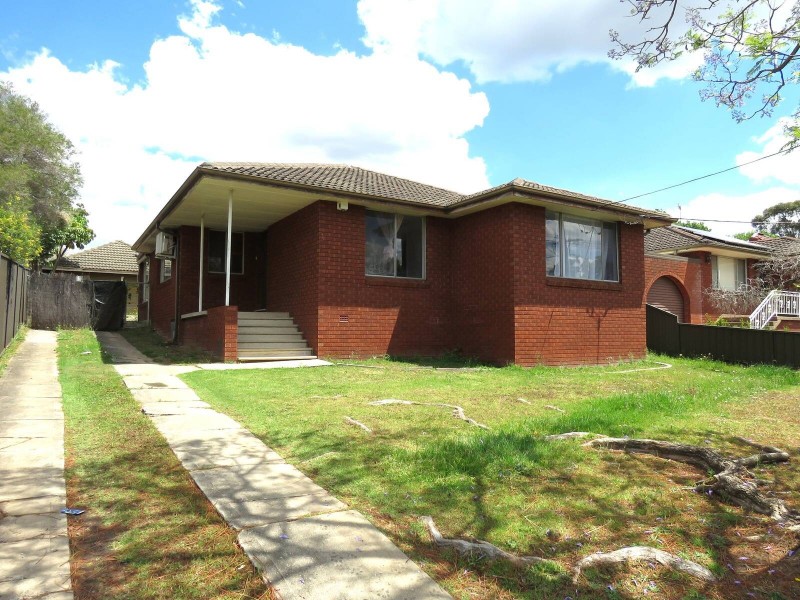 16 Mandoon Road, Girraween NSW 2145